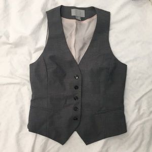 Brown houndstooth fitted vest